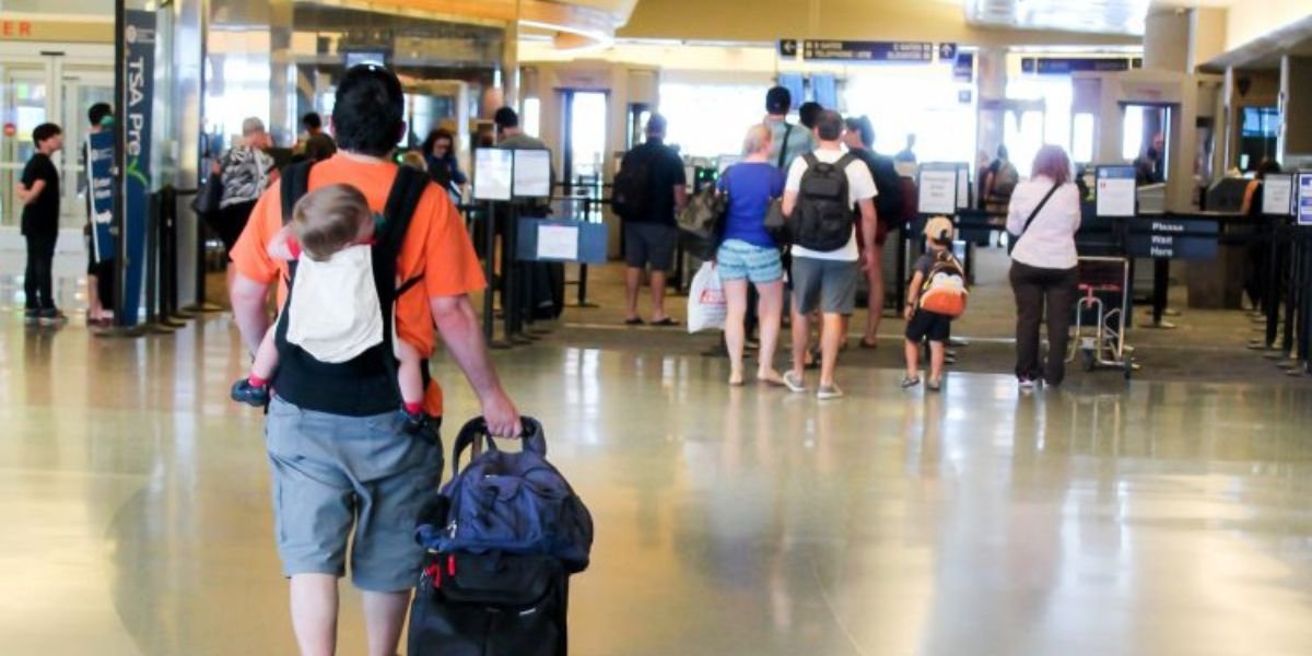 Air Canada Infant Policy – Travelling with Kids
