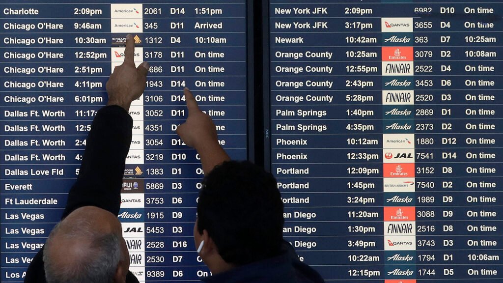 Check LOT Polish Airlines Flight Change Status at Airport