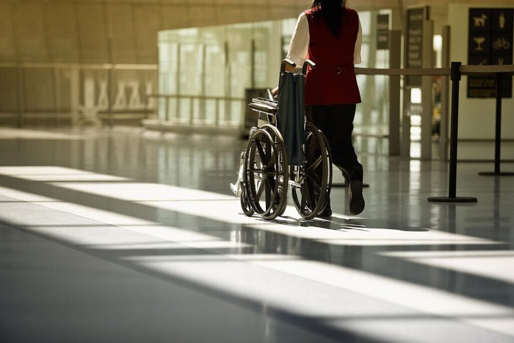 Manage Hawaiian Airlines Wheelchair assistance at Airport
